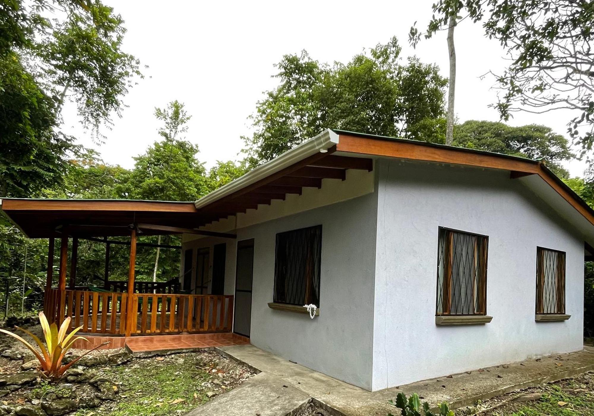 Cabinas Caribe Luna Cahuita Exterior foto