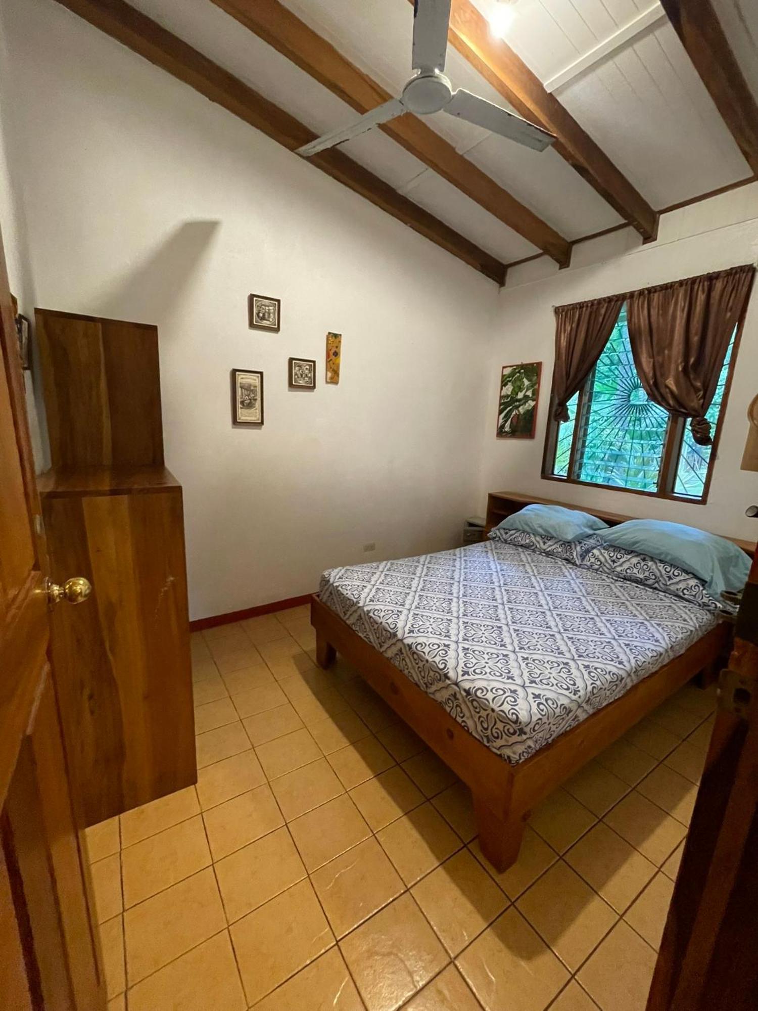 Cabinas Caribe Luna Cahuita Exterior foto