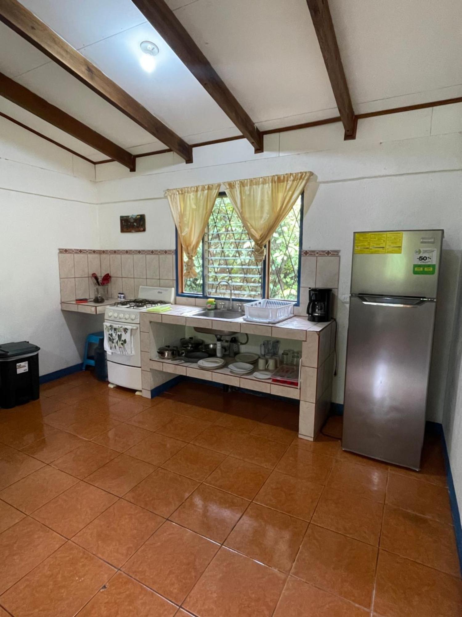 Cabinas Caribe Luna Cahuita Exterior foto