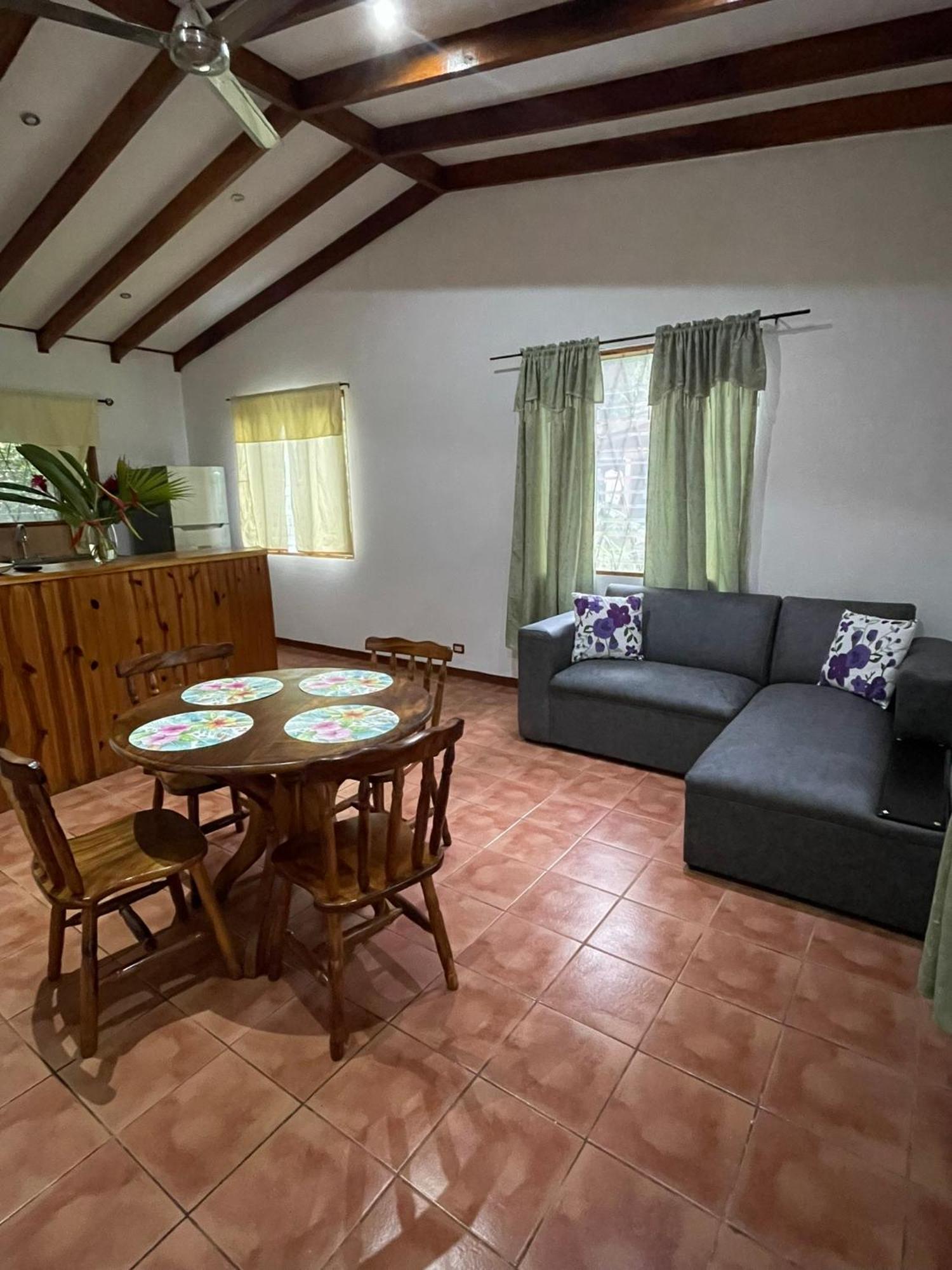 Cabinas Caribe Luna Cahuita Exterior foto